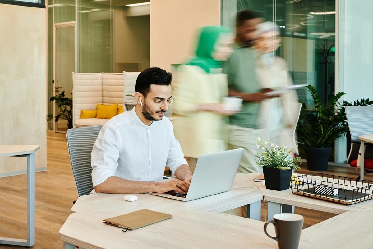 how business owners can win the war against distractions