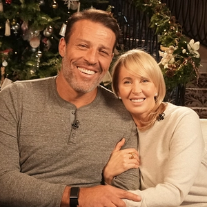 Make this year your best one ever image of Tony & Sage Robbins at Christmas