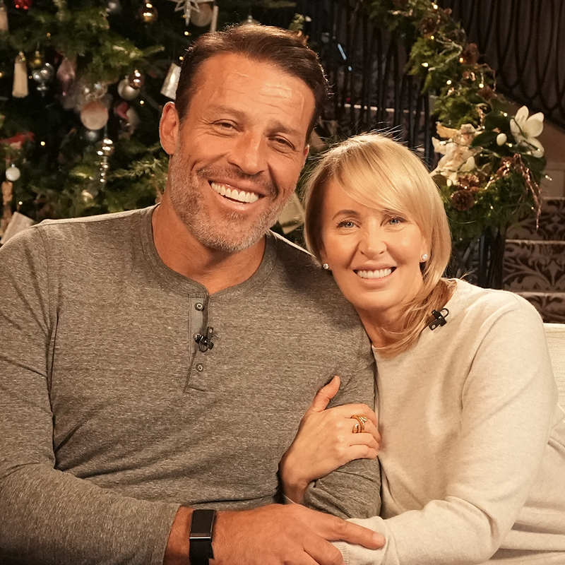 Make this year your best one ever image of Tony & Sage Robbins at Christmas