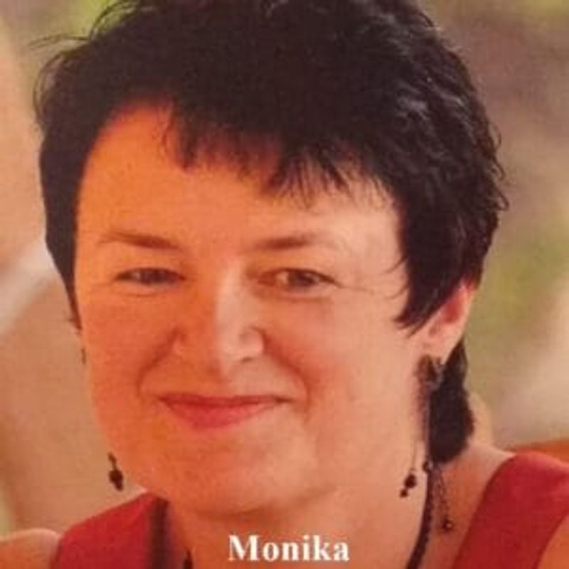 Fotografie care o prezinta pe Monika, una din fiicele lui Dr. Anton Wirtz