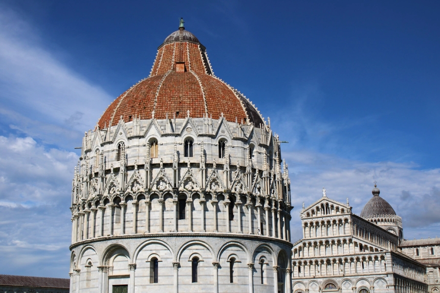 Tall dome building.