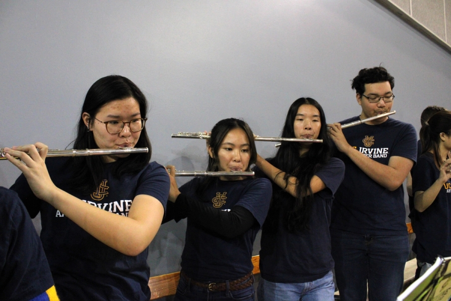 Side POV of flutes.