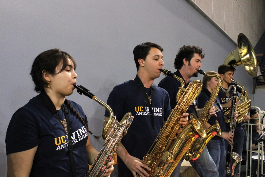 Side POV of low reeds/brass.