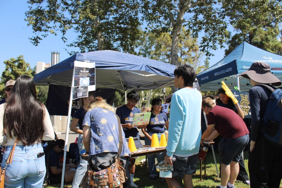 New student crowding booth.