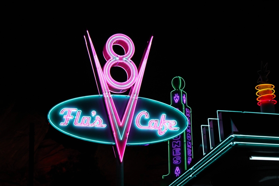 Flo's Cafe neon sign.