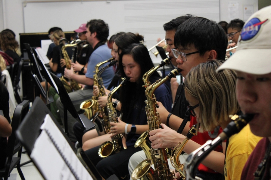 Saxes line.