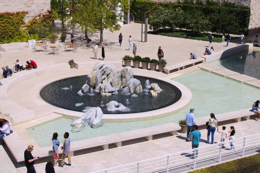 Top view of fountain.