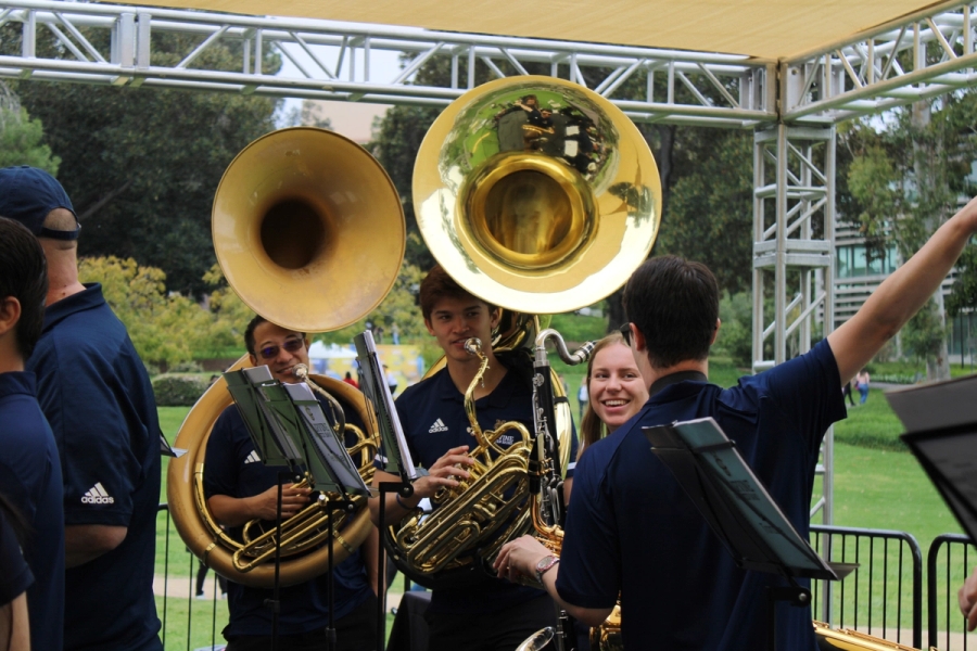 Low reeds/brass talking.