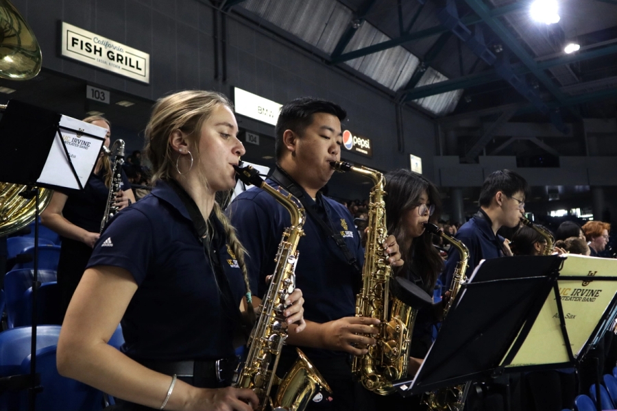 Alto saxes.