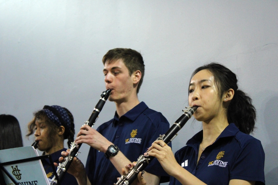 Three clarinets playing.