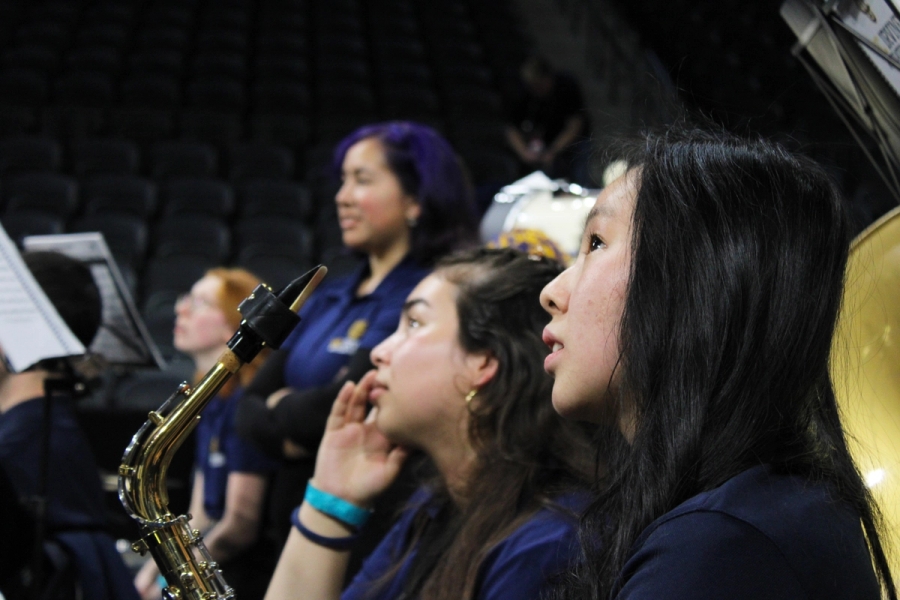 Alto sax girls looking up.