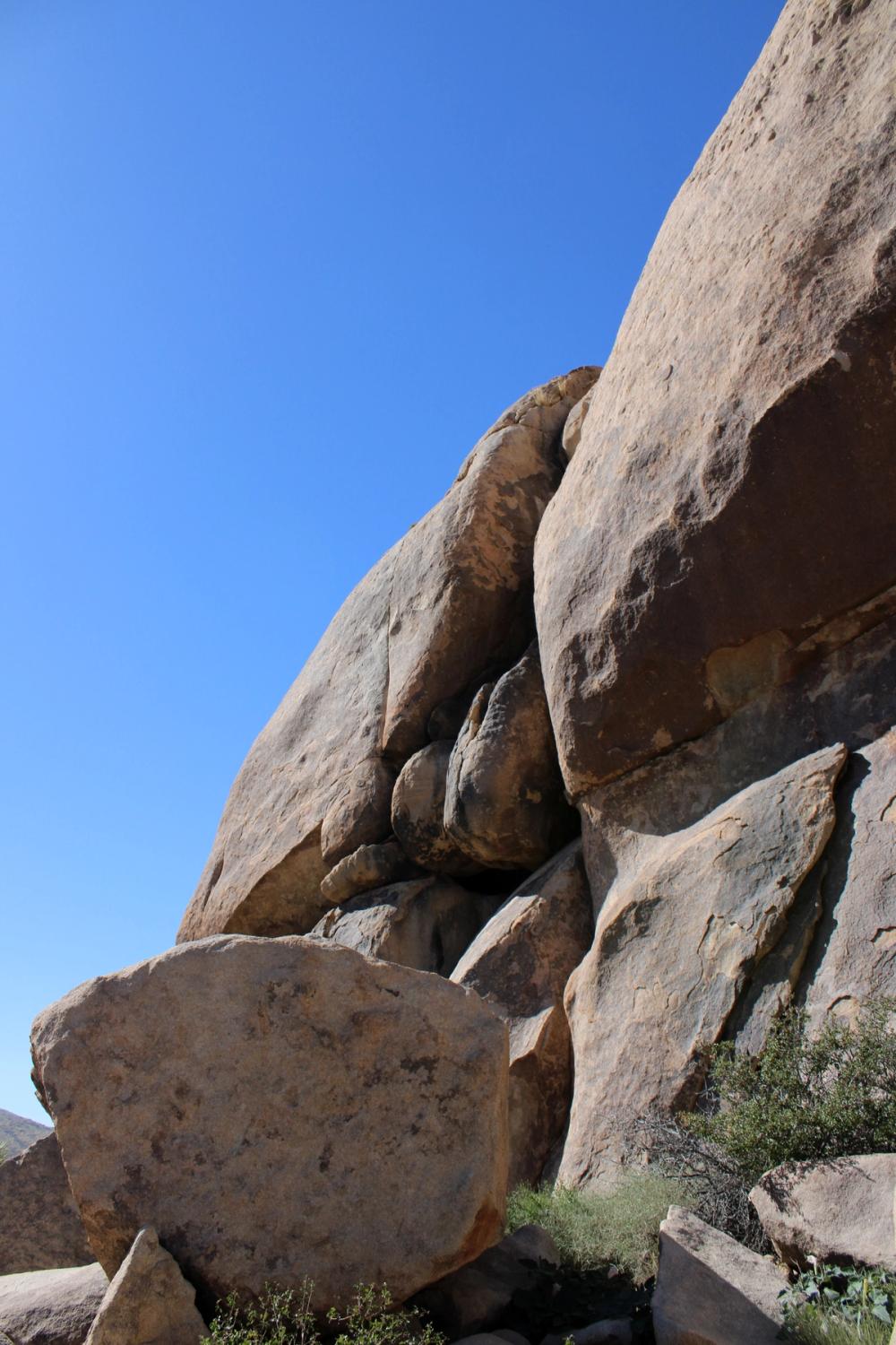 Vertically stacked rocks.