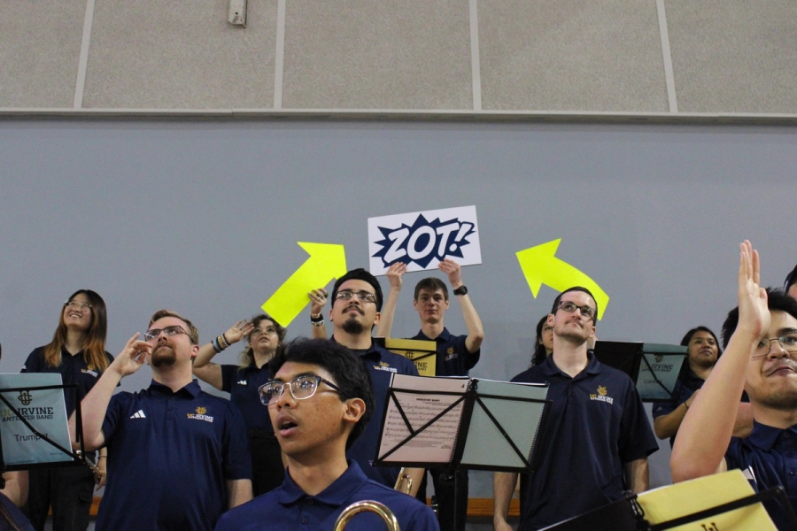 Zot sign and two arrows.