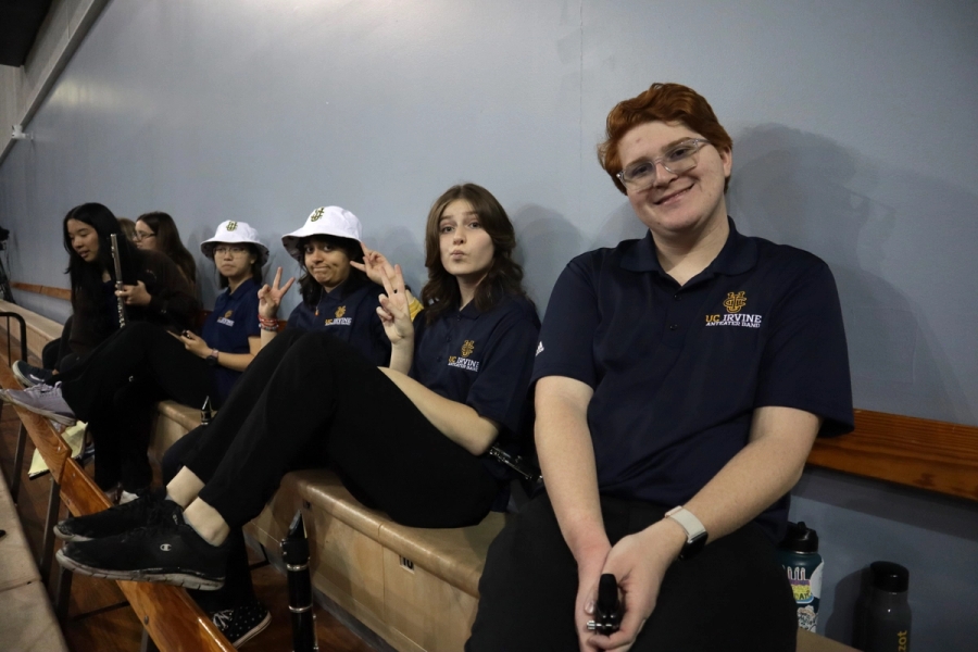 Clarinets posing.