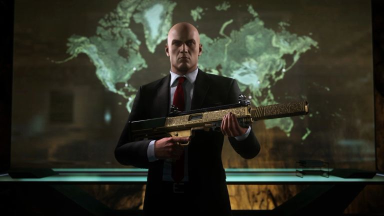 Agent 47 holding a golden gun in Hitman: World of Assassination
