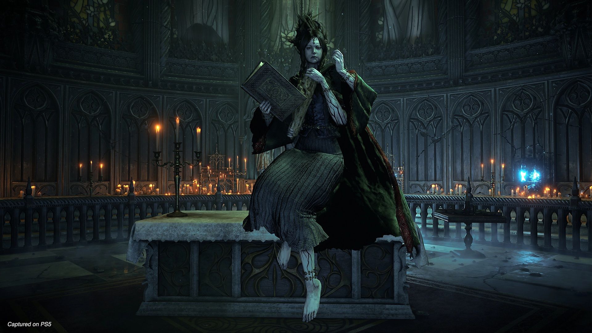 The Fool's Idol floating in Bluepoint's Demon's Souls remake