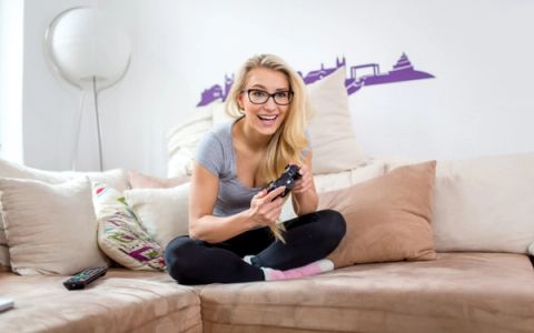 Being a Female Gamer (Gamer Girl) in a Male Dominant Community