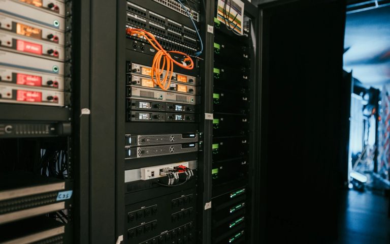 Dedicated game server hardware in a data centre