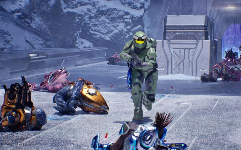 Master Chief running towards the camera in Halo: Campaign Evolved