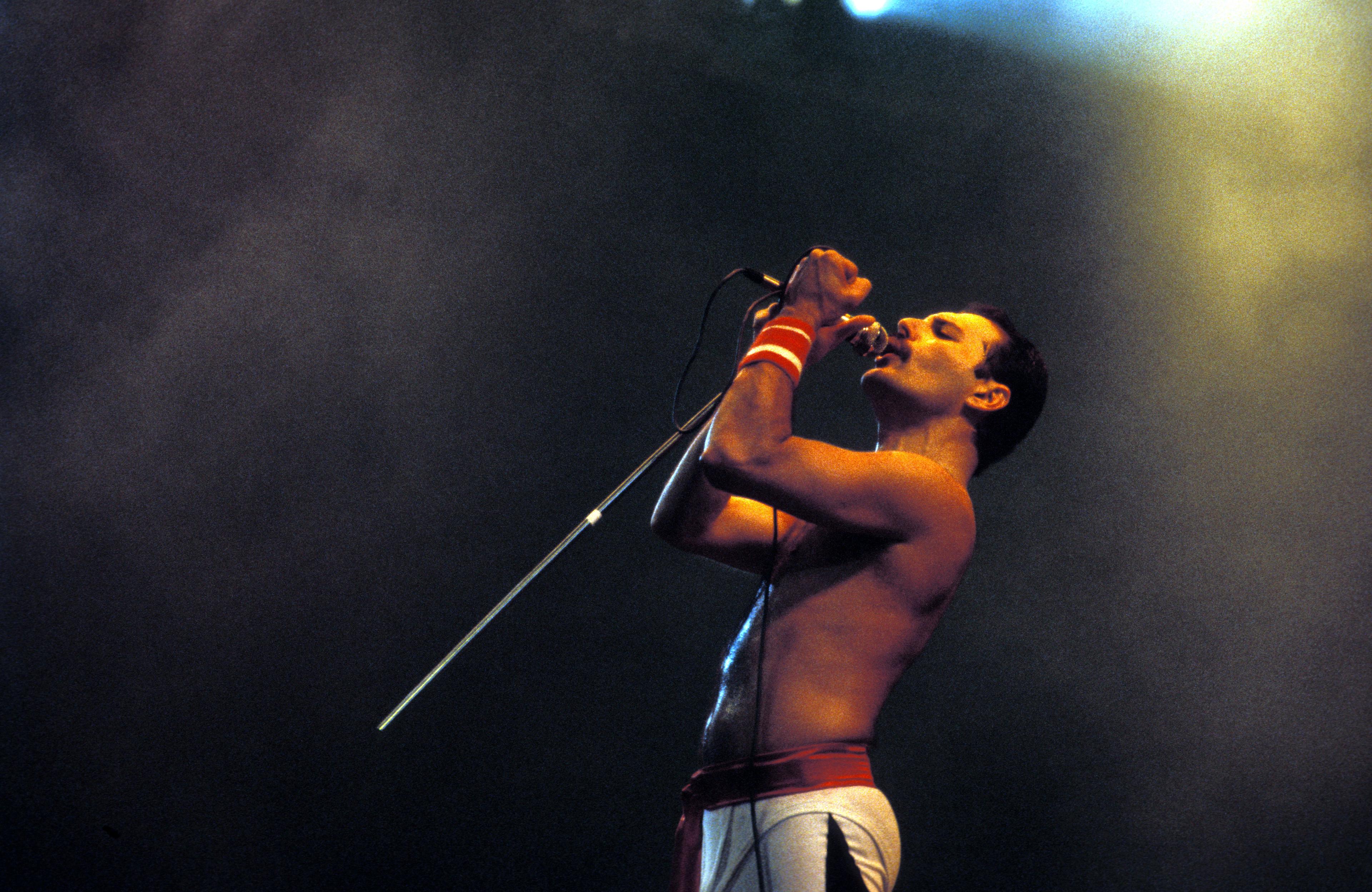 Freddie Mercury im Wembley Stadion London 1986