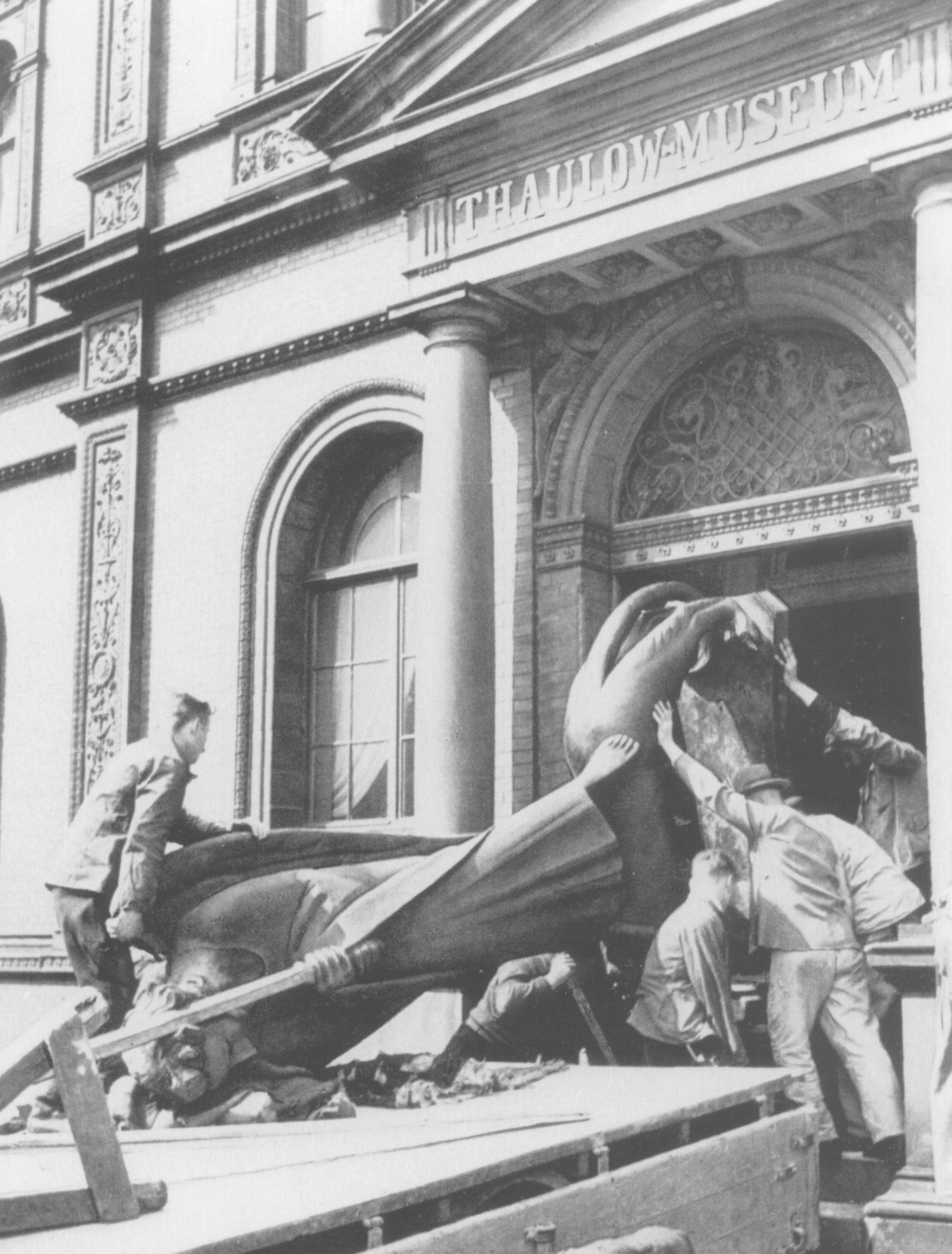 Historisches Foto vom Abbruch des Geistkämpfers in Kiel