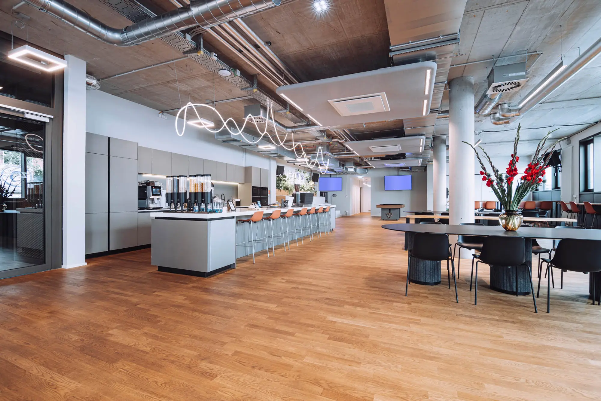 Zenjob Cafeteria mit Custom Beleuchtung