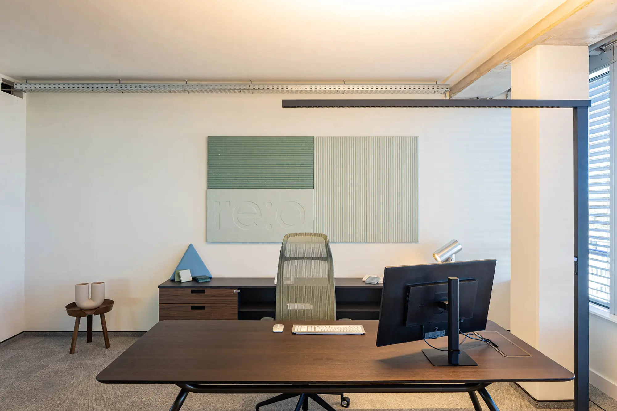 re:o showroom Office Design 