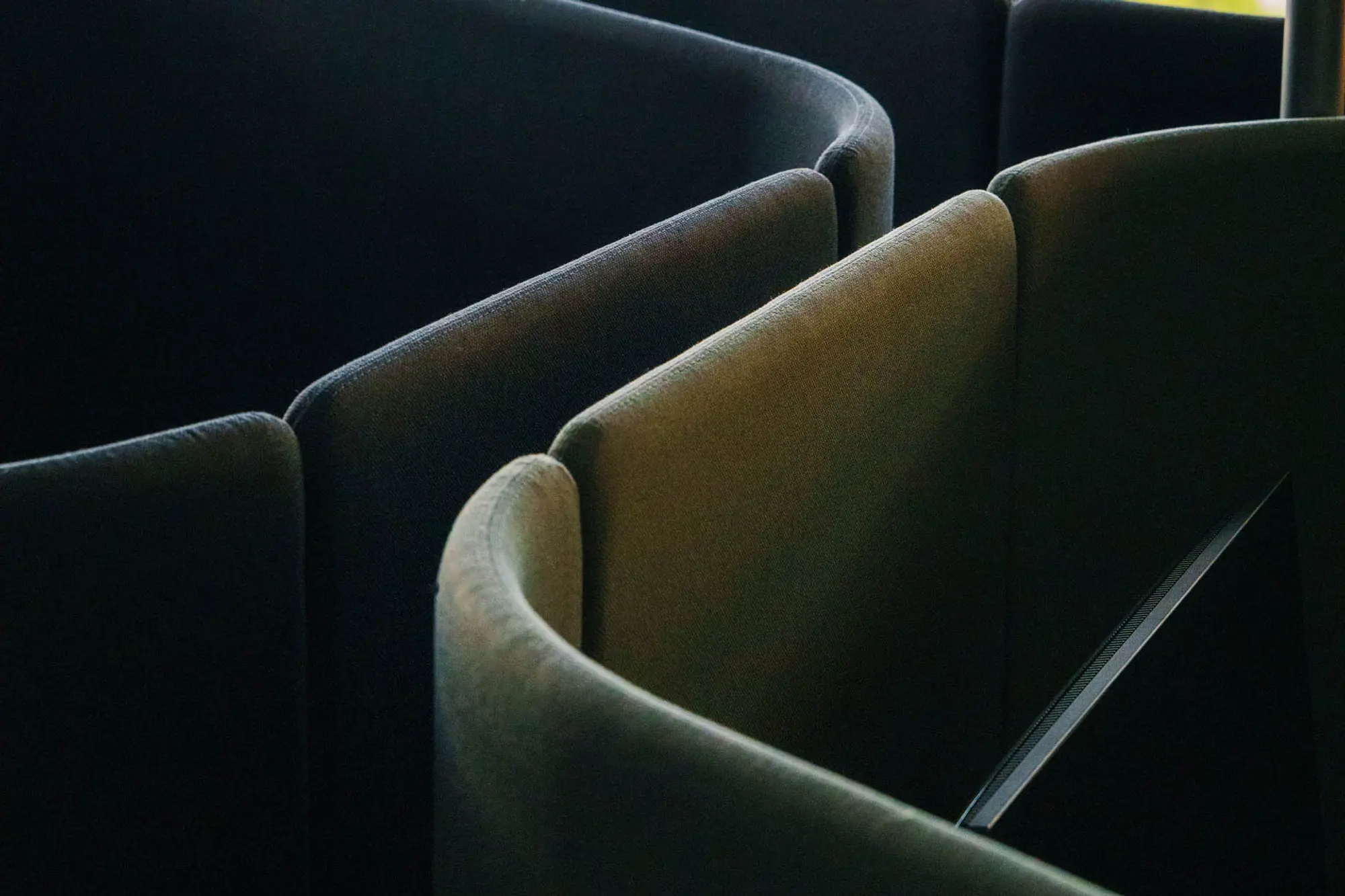 Bequeme Sitzgelegenheiten im Berliner d-fine Office