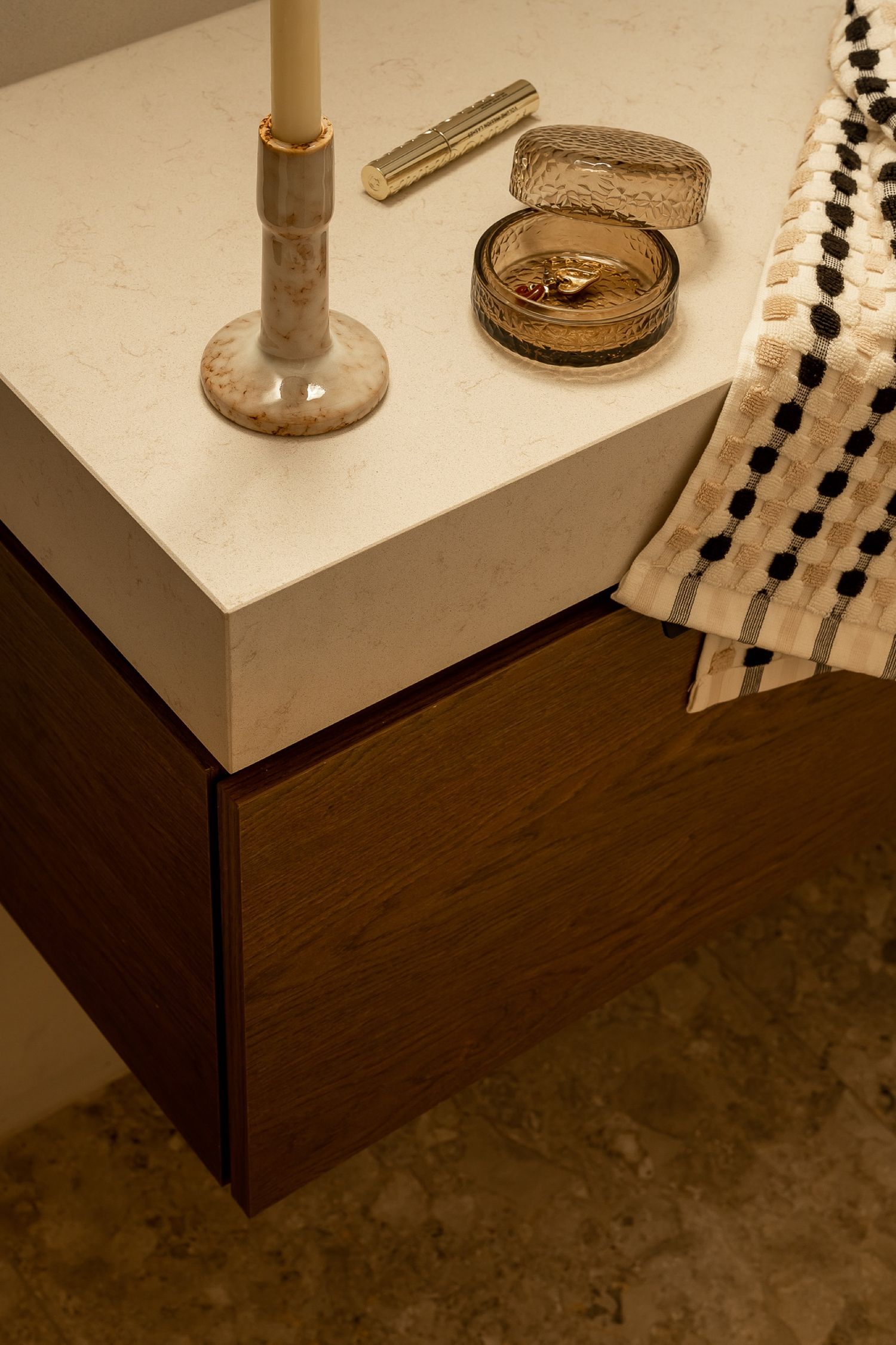 Nowoczesne wnętrze z drewnem i światłem — projektowanie wnętrz Wrocław, we.make (4)