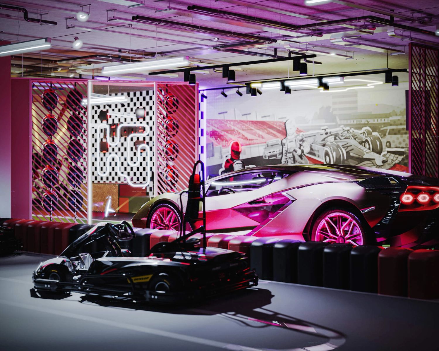 Tor kartingowy — design w duchu motorsportu — projektowanie wnętrz Wrocław, we.make (2)