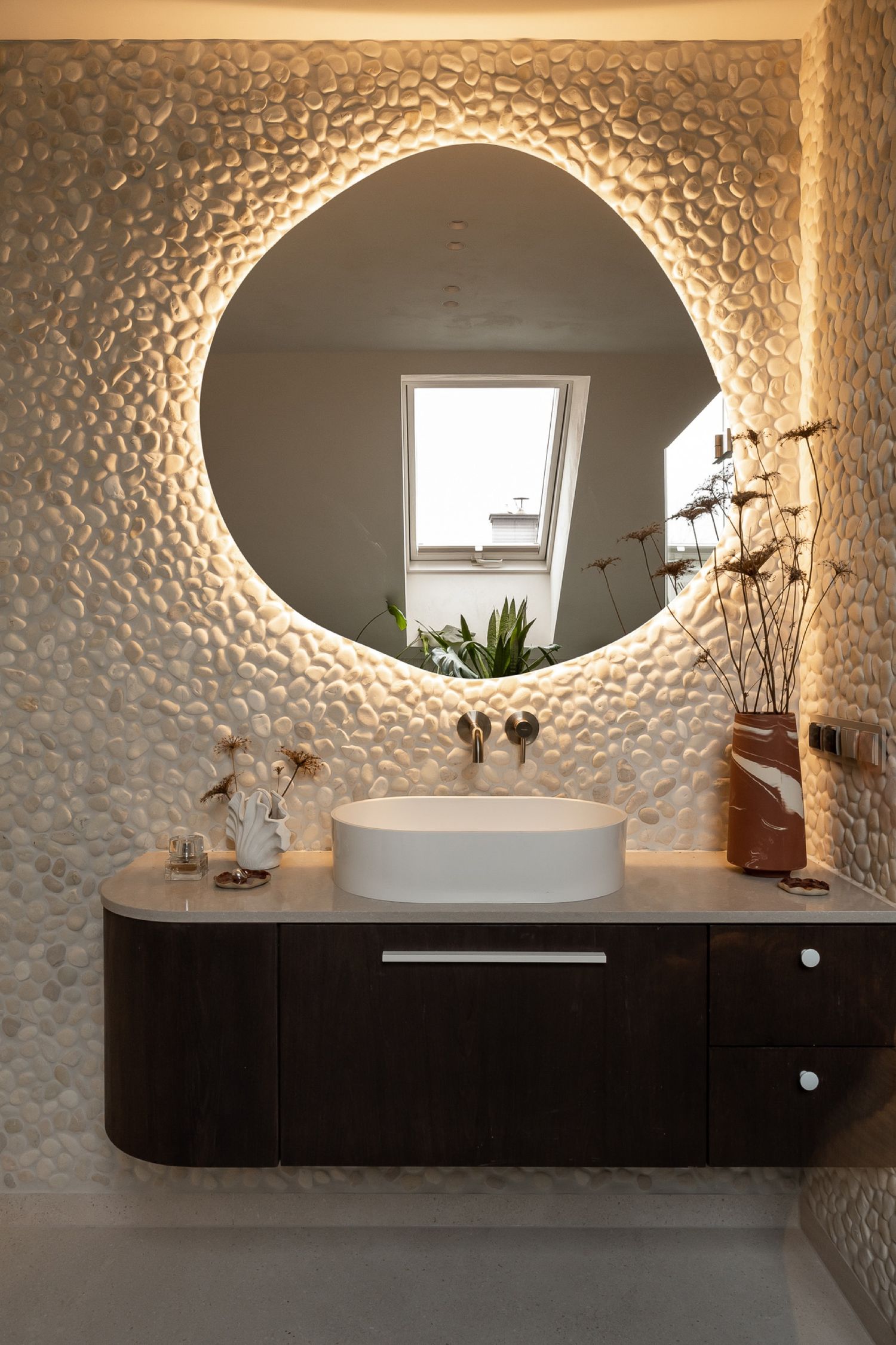 Dom w stylu japandi — mikrocement i łuki — projektowanie wnętrz Wrocław, we.make (2)