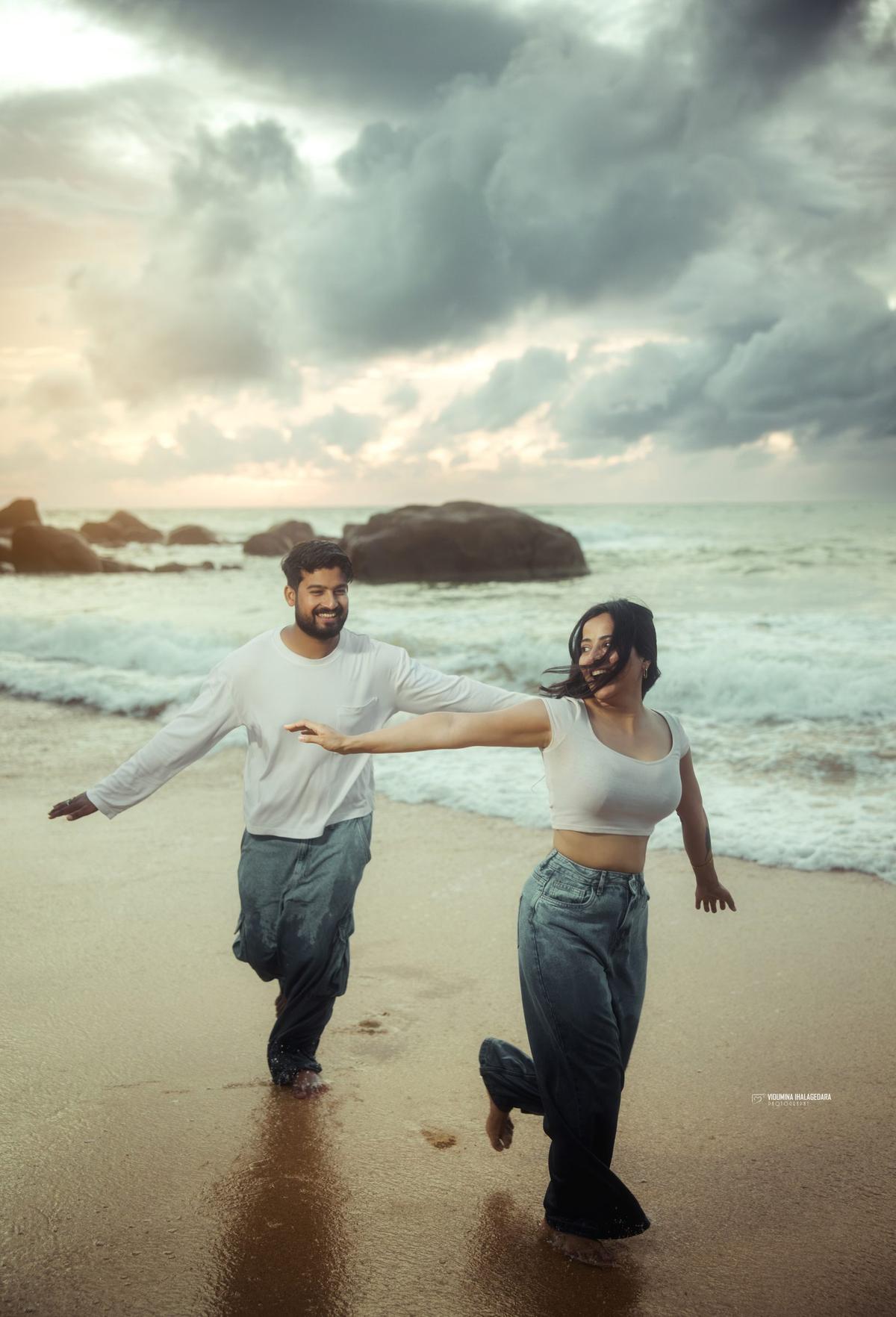 Bhawana & Naren, photo 4