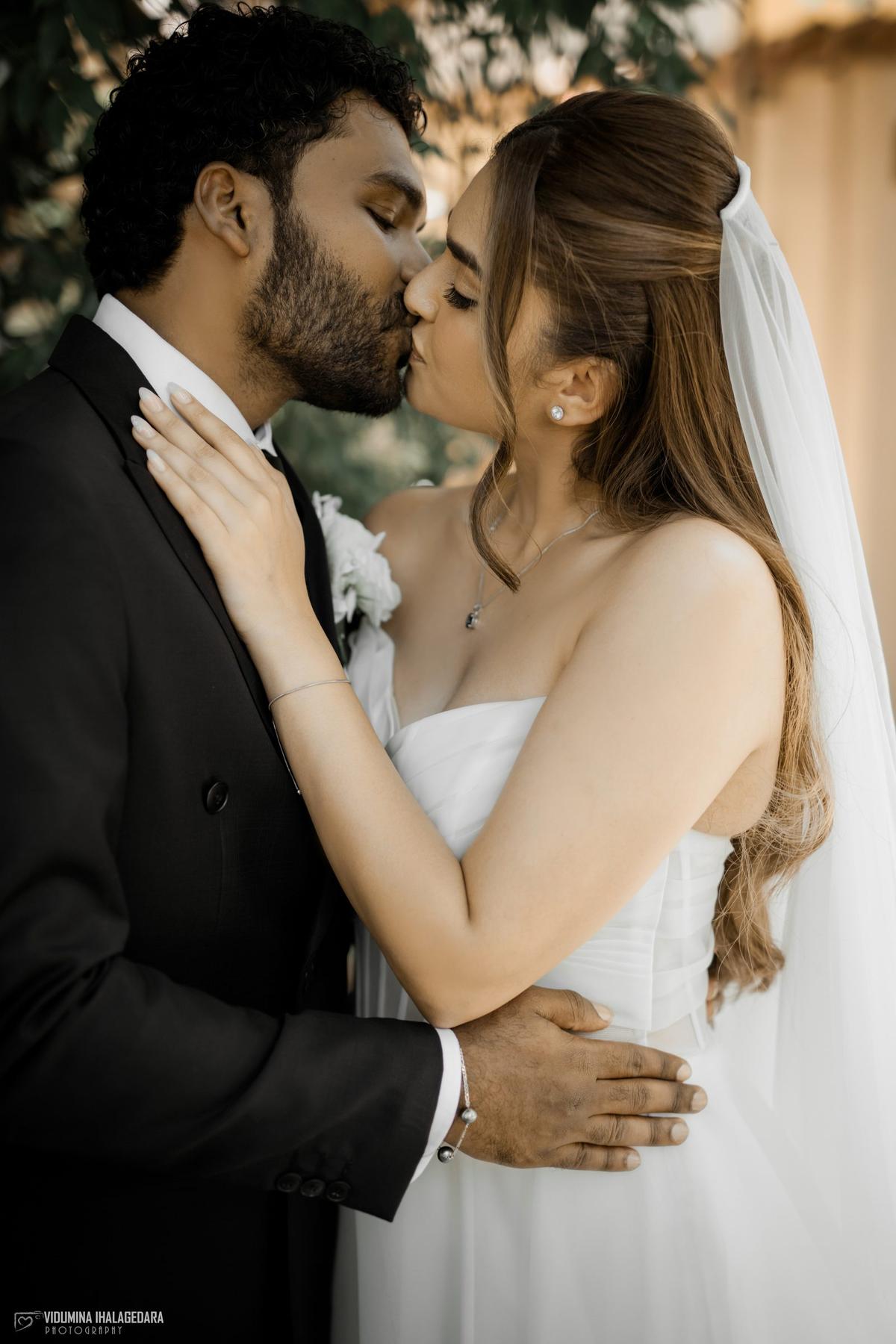Janith & Nicola, photo 10
