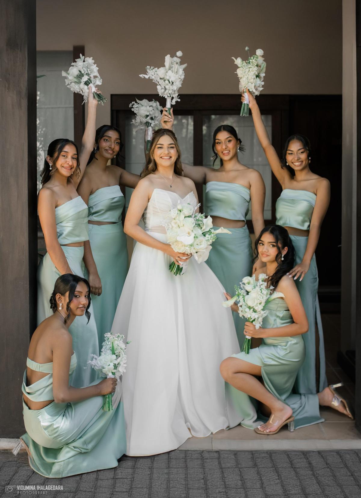 Janith & Nicola, photo 4