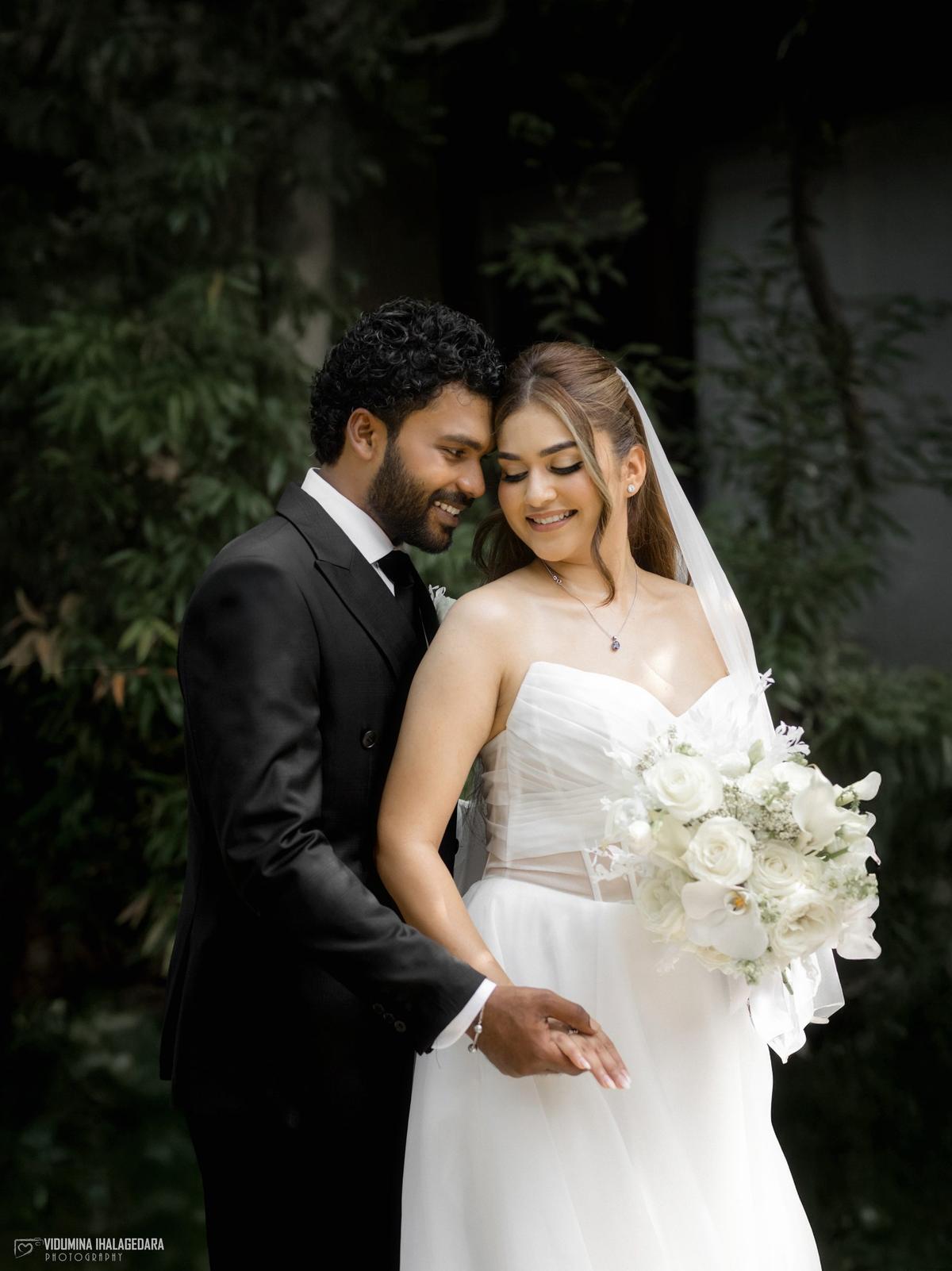 Janith & Nicola, photo 2