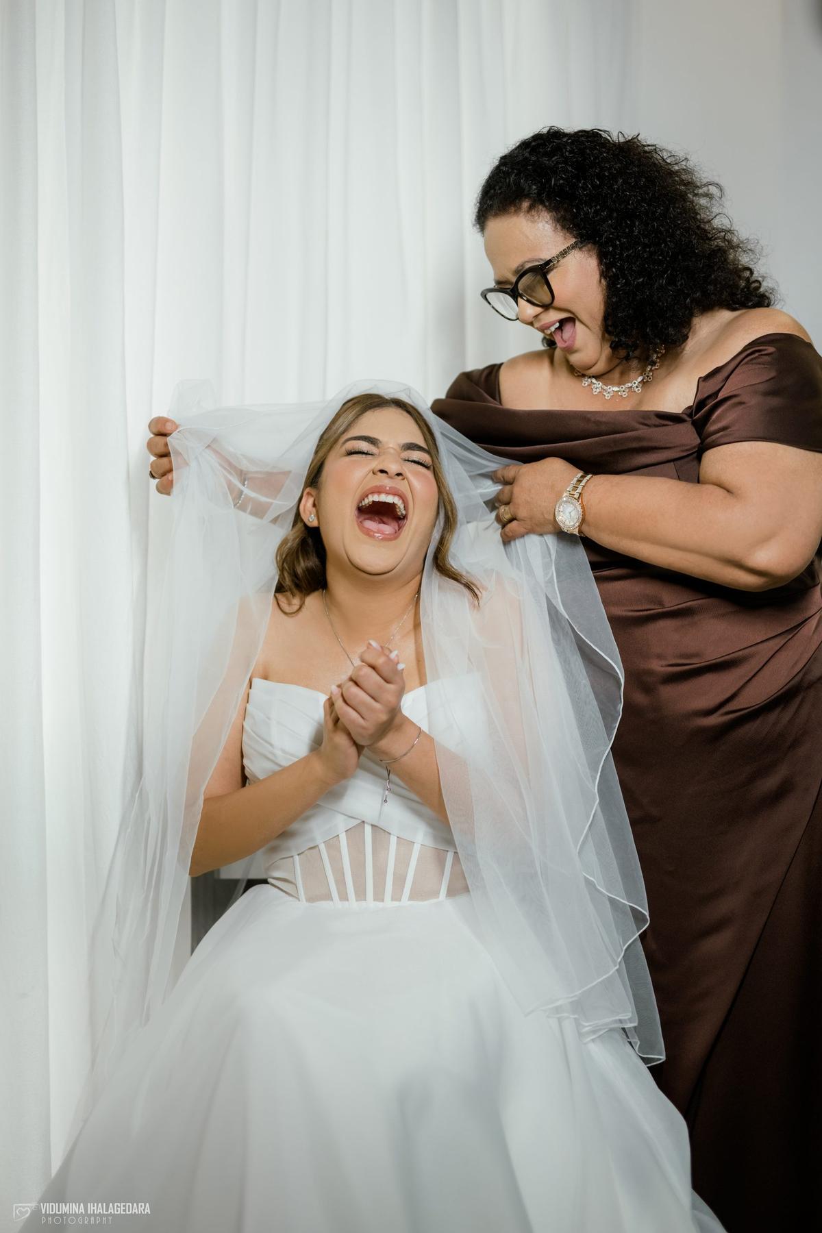 Janith & Nicola, photo 16