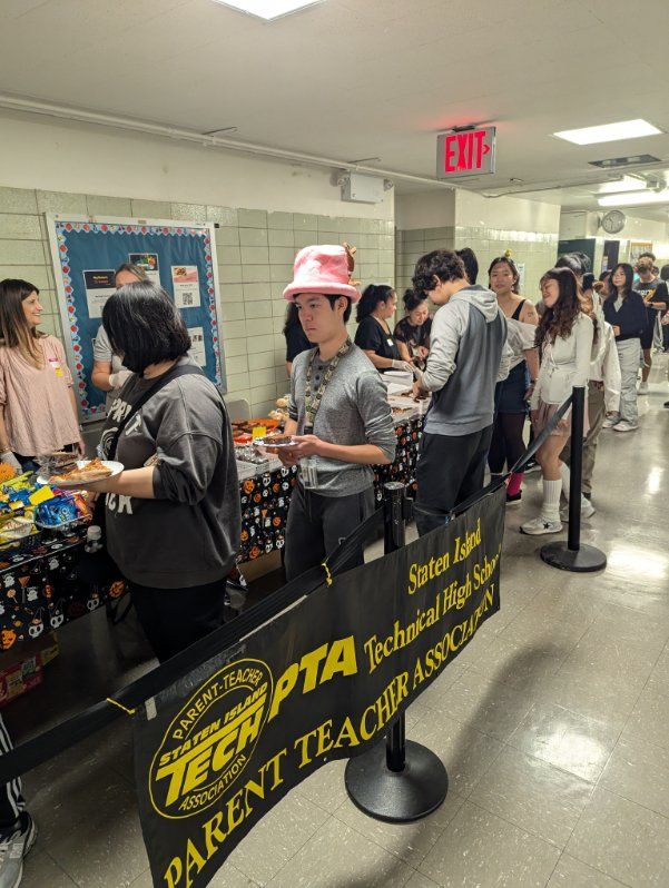Students lining up for SITHS bake sale