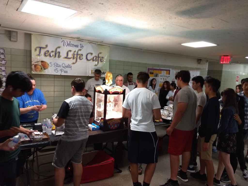 Students lining up for SITHS bake sale