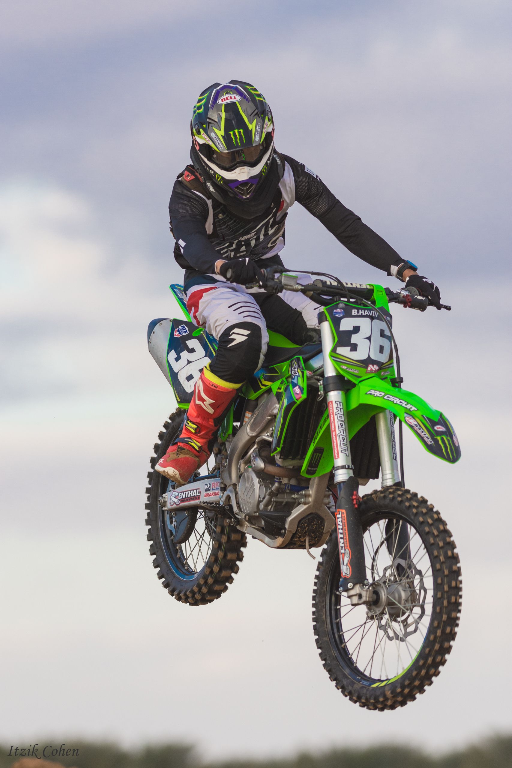 Sport Study 011 by Itzik Cohen