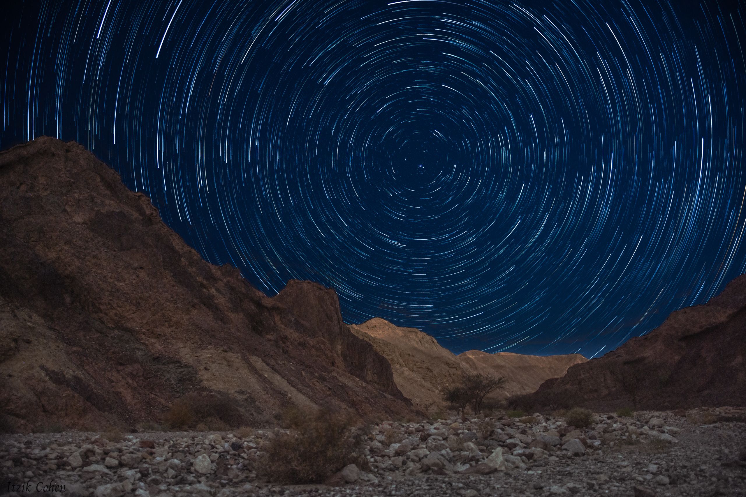 Star Trail Study 016 by Itzik Cohen