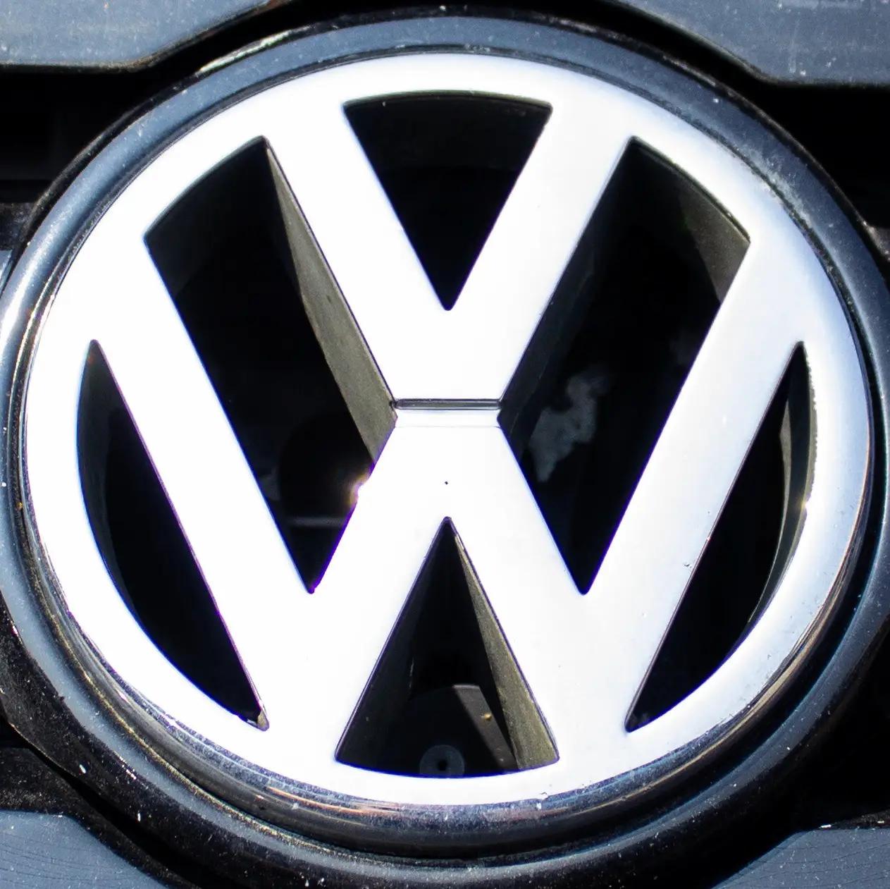 VOLKSWAGEN lockup