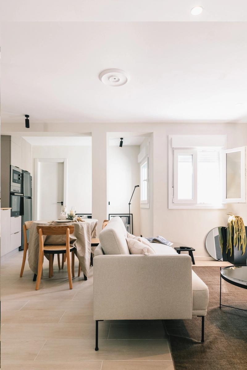 Two-bed top floor | Light, quiet, 5 minutes to Gran Vía