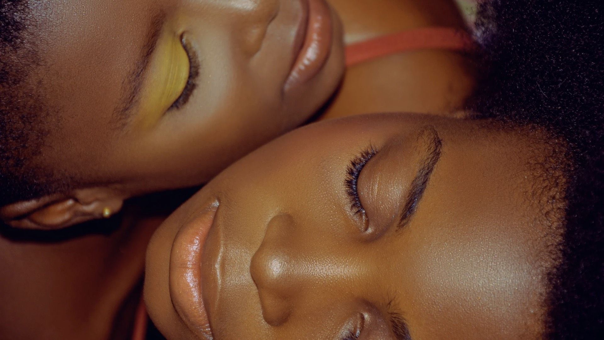 Tendencias de maquillaje verano 2025: Brilla con estilo 