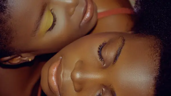 Tendencias de maquillaje verano 2025: Brilla con estilo 
