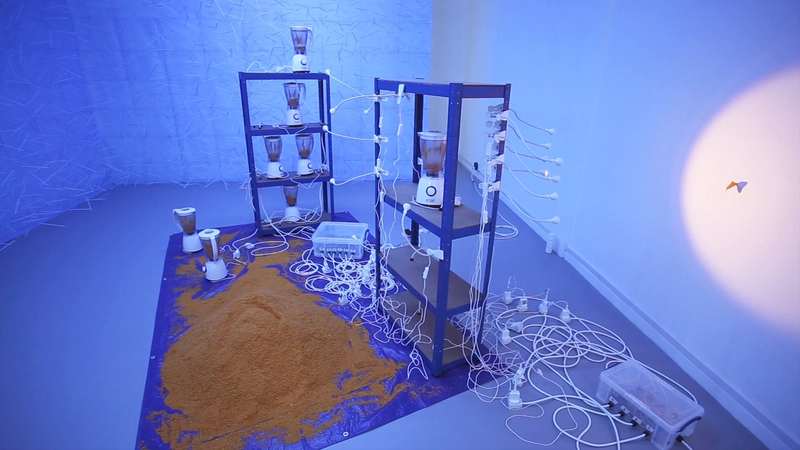 Missing alternative text