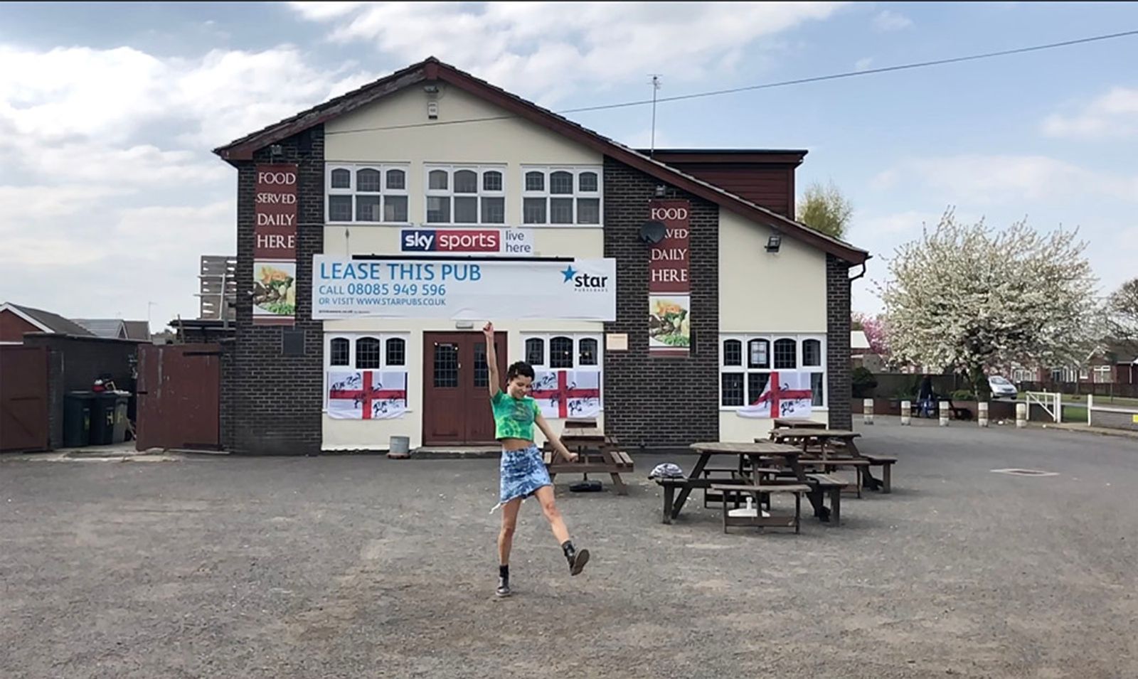 Missing alternative text