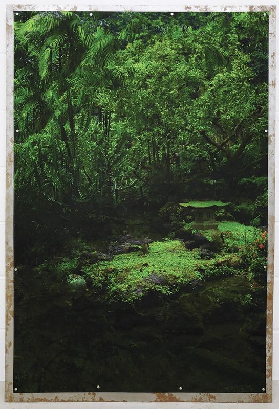 Missing alternative text