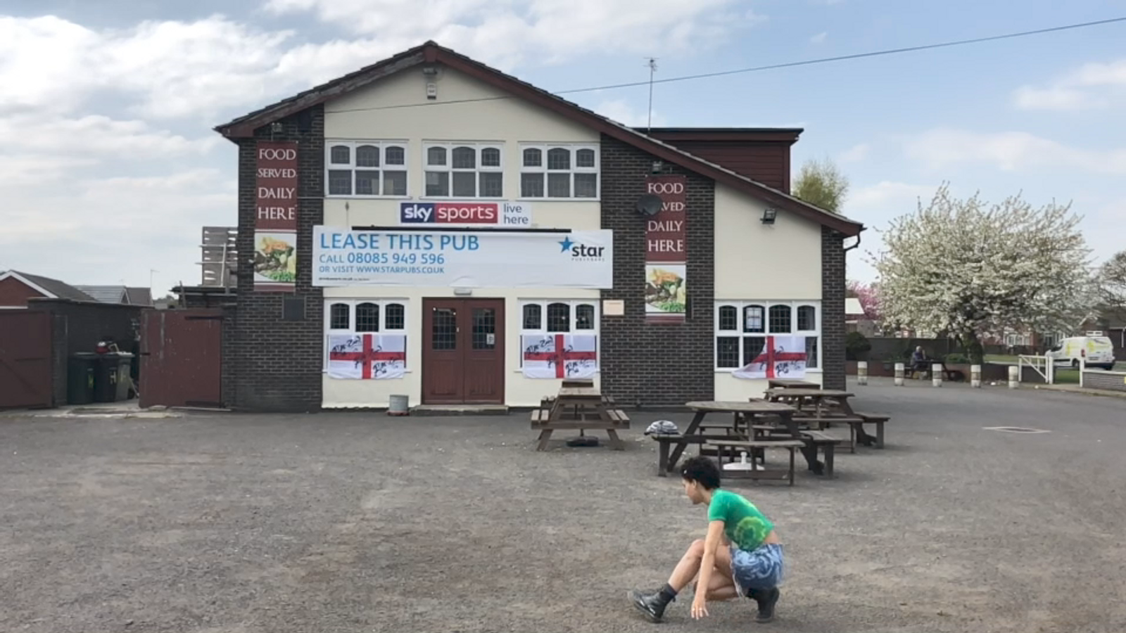 Missing alternative text