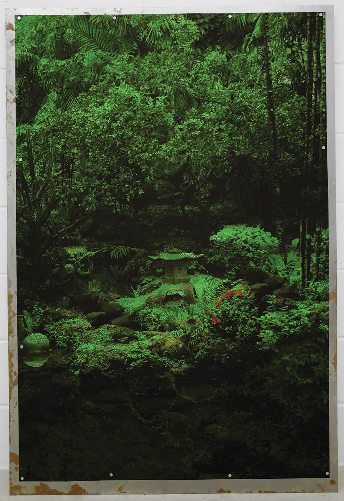 Missing alternative text