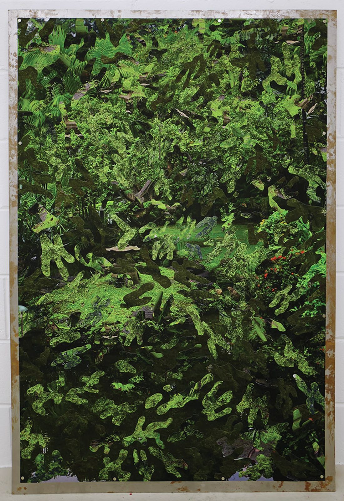 Missing alternative text